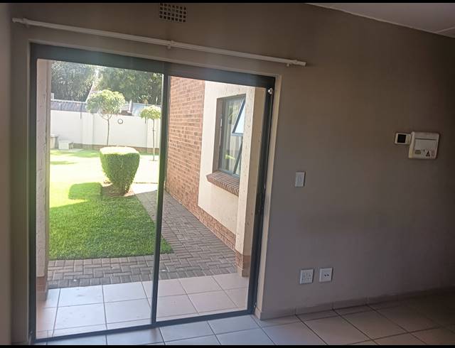 2 BEDROOM SECTIONAL TITLE FOR SALE IN RAVENSWOOD